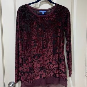 Vera Wang. Simply Vera tunic. size Medium. Burgundy velvet cutout sheer